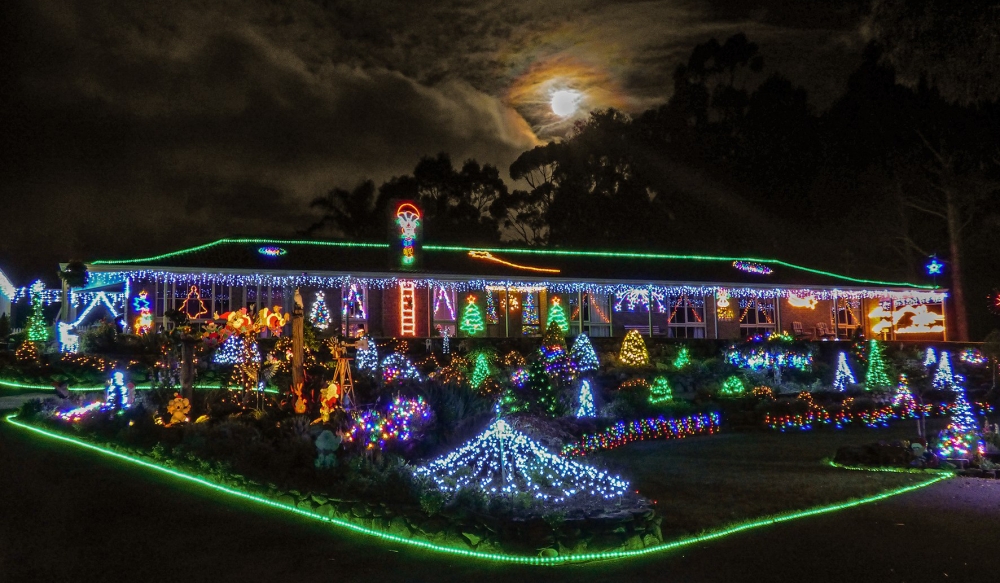 christmas-lane-lights-display-lobethal-20171.jpg