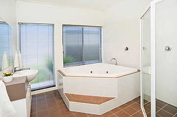 zip_12687-025-Open2viewID224111-15JacarandaStMurrayBridge.jpg