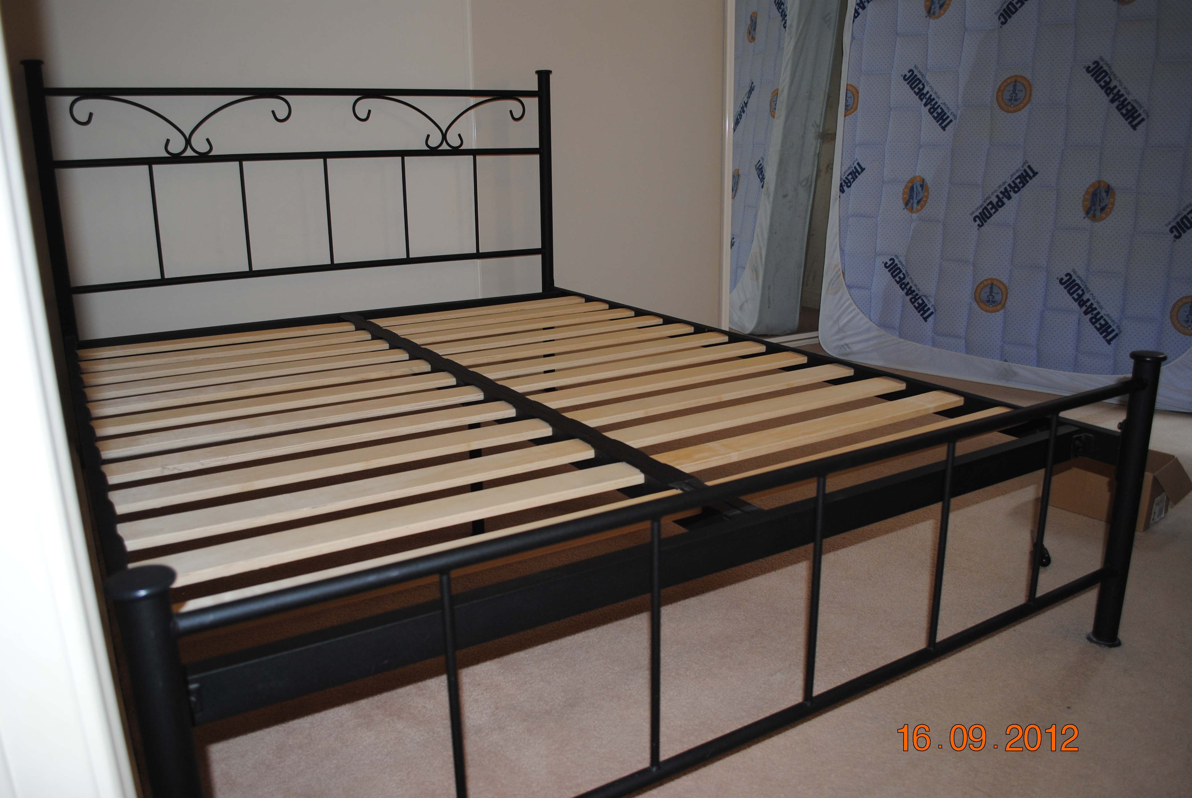 ˫�˴���(Bed Frame_Double Size) (��ͼ) 30$[SOLD]