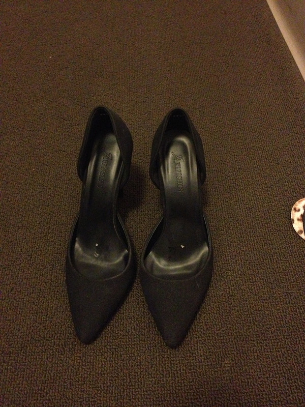 ��ɫ��ͷ�߸�Ь