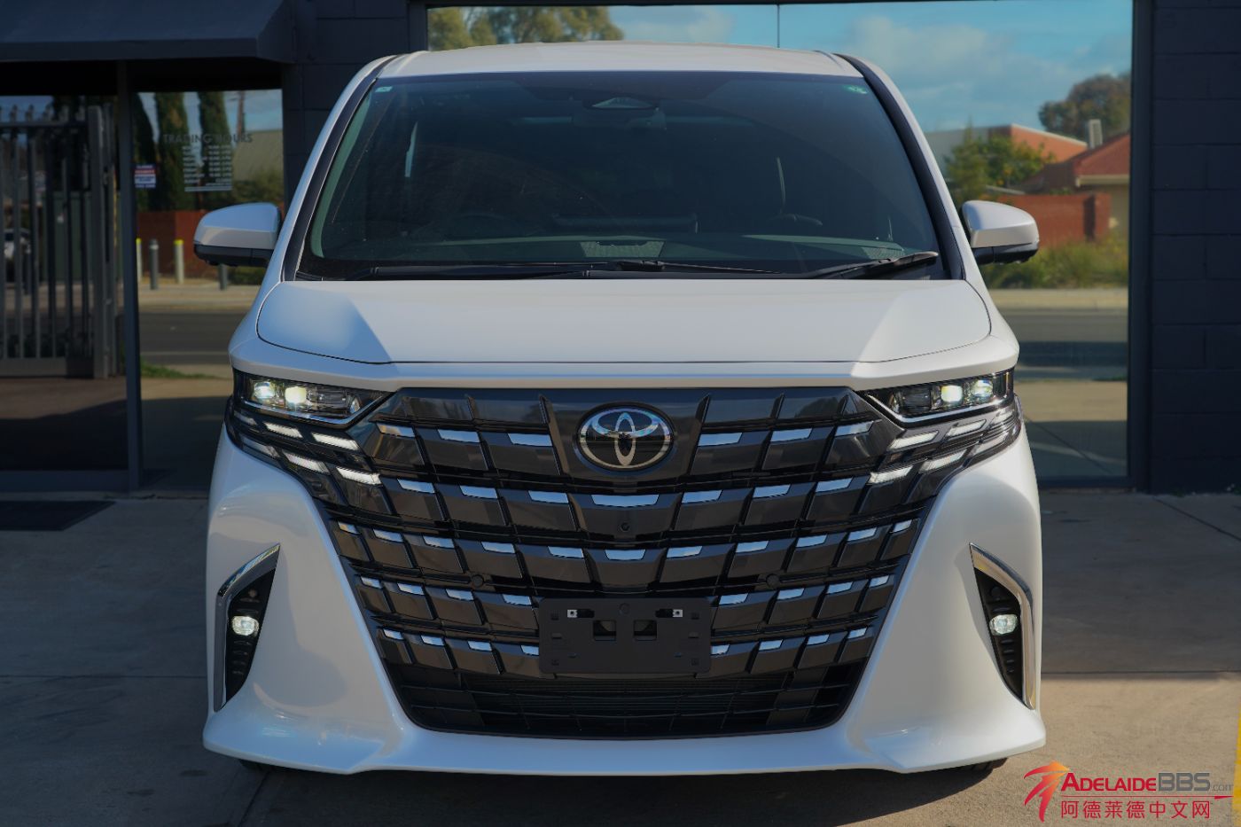 2024 Toyota Alphard Hybrid Z 2.jpg