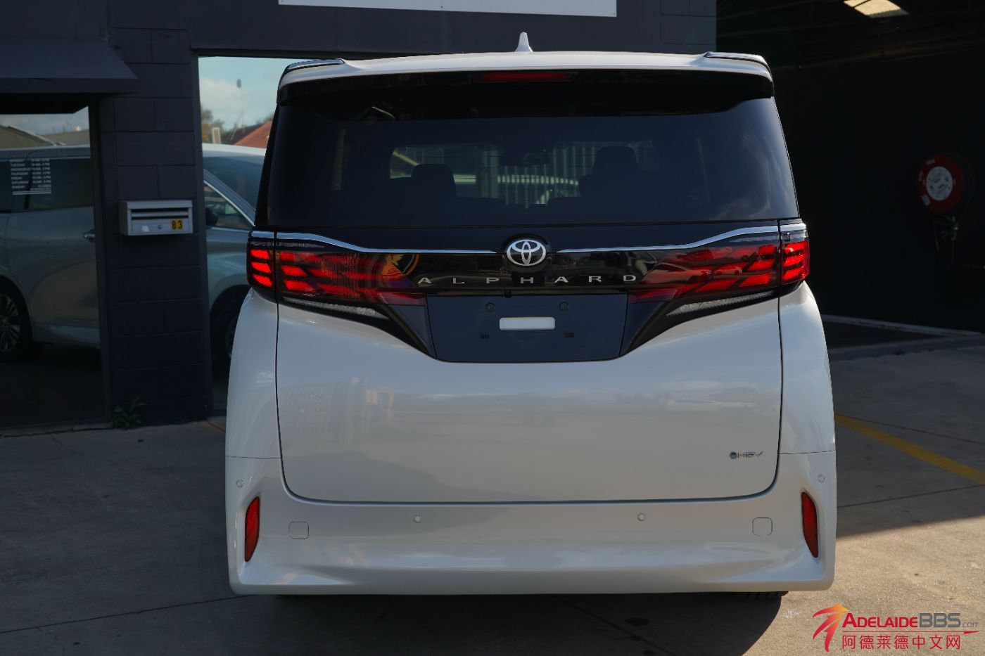 2024 Toyota Alphard Hybrid Z 5.jpg