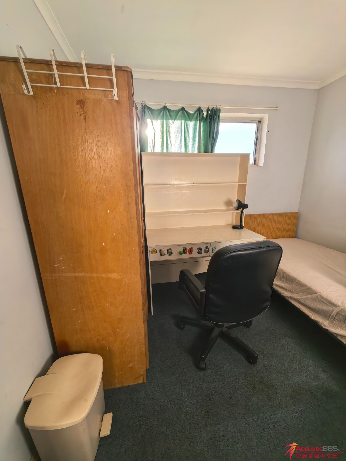 Room3.jpg
