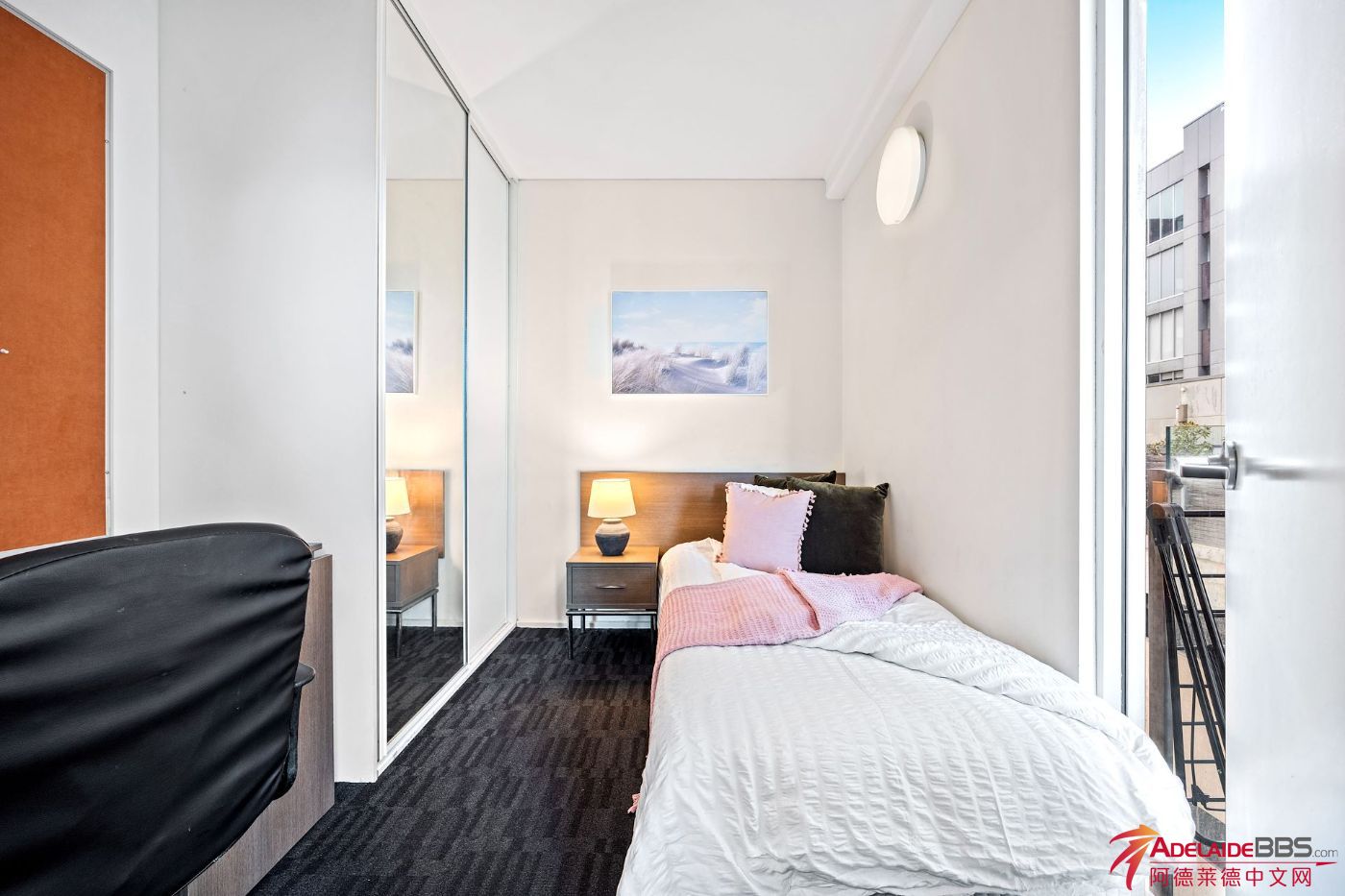 bedroom1 
