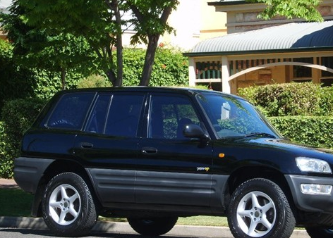1999 RAV4.png